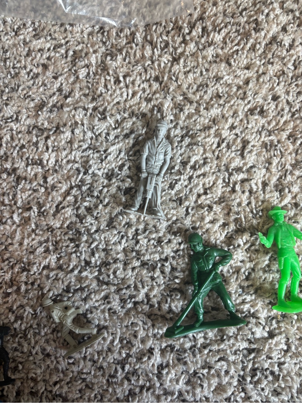 Bulk Toy Soldier Lot in Green with Mixed Colors - Picture 3 of 6